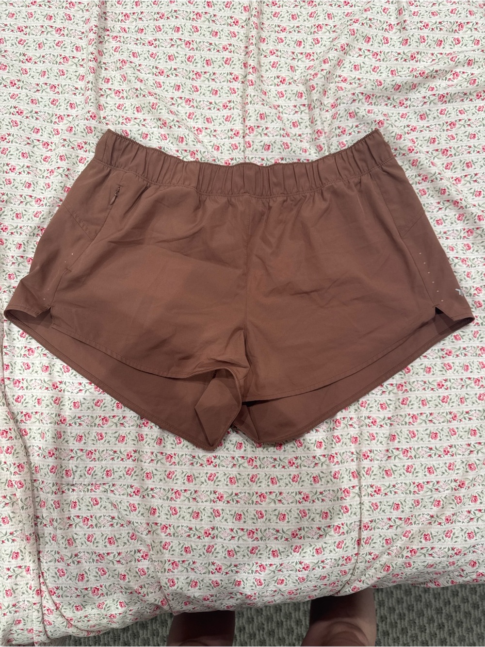 Old Navy Women's Athletic Shorts — Dusty Brown
